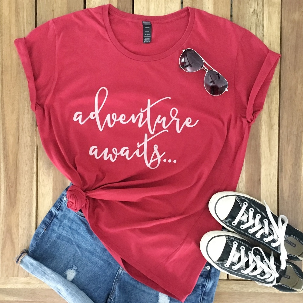 Travel T-shirt Graphic Tee Adventure Awaits XL